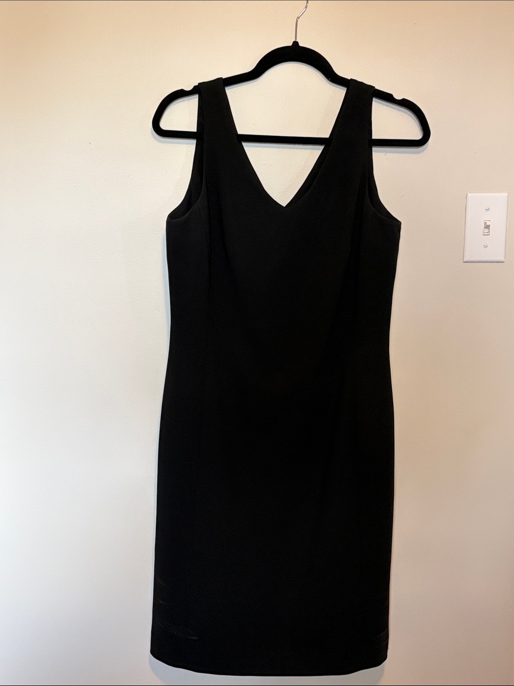 Jones New York Black V-Neck Sheath Dress